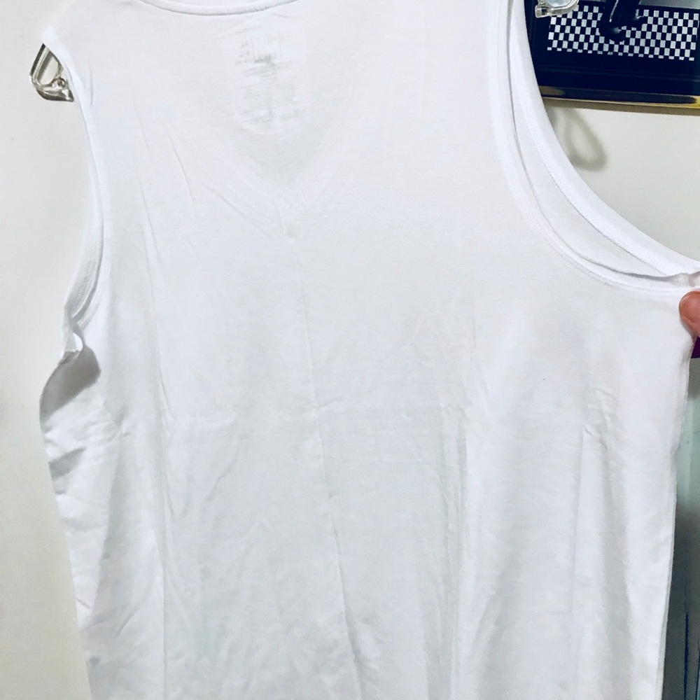 🛍White Pocketed Tank   Pick 4 for $20! - Picture 3 of 3